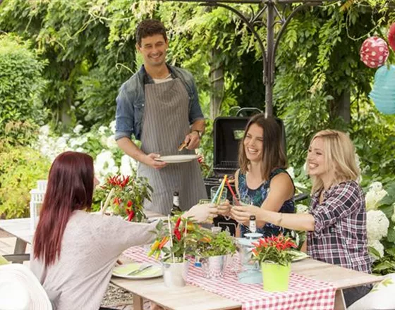 DAS PERFEKTE SOMMERFEST IM GARTEN