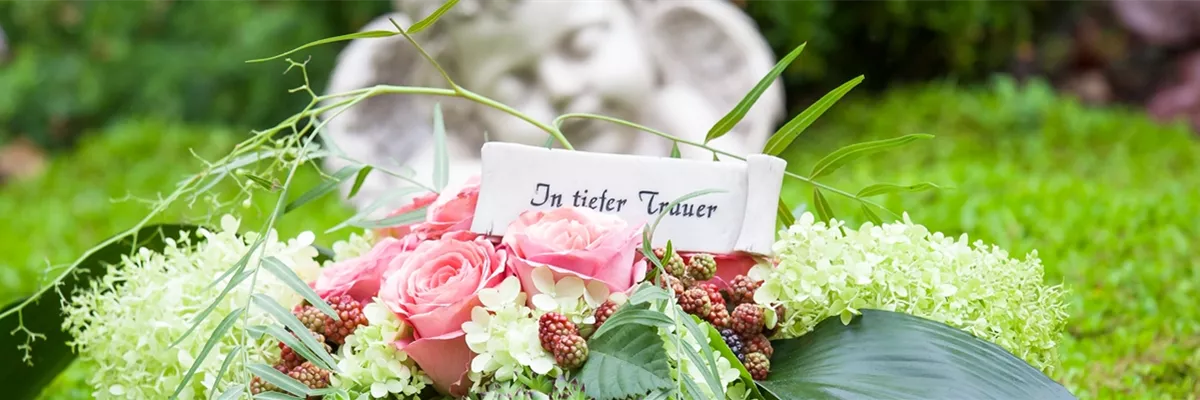 DIE TRADITION DER GRABBEPFLANZUNG